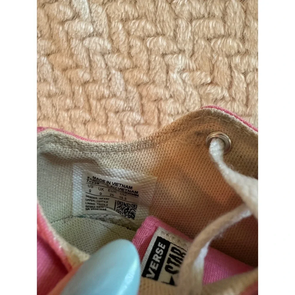 Converse Chuck Taylor All Star Low Top Pink Canvas Sneakers‎ Size 9 Toddler